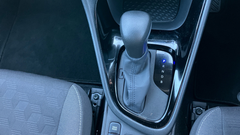 Toyota Yaris 1.5 Hybrid Design 5dr CVT Hybrid Hatchback